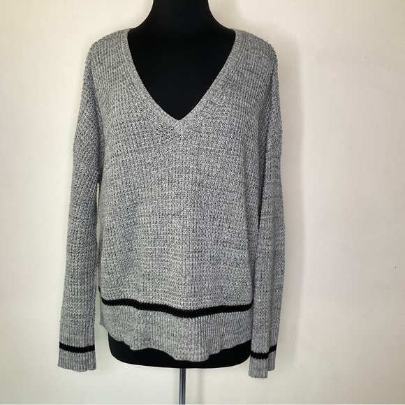 White + Warren Extended Shoulder V-Neck Sweater High & Low Cotton Grey Large - Picture 2 of 11